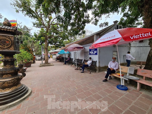 Lần đầu tiên đền Trần vắng nhất trong hơn 30 năm qua, phát ấn theo cách đặc biệt ảnh 17