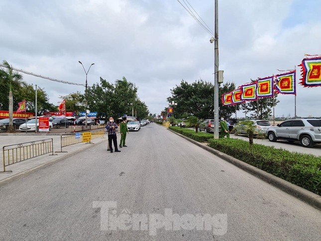 Lần đầu tiên đền Trần vắng nhất trong hơn 30 năm qua, phát ấn theo cách đặc biệt ảnh 5