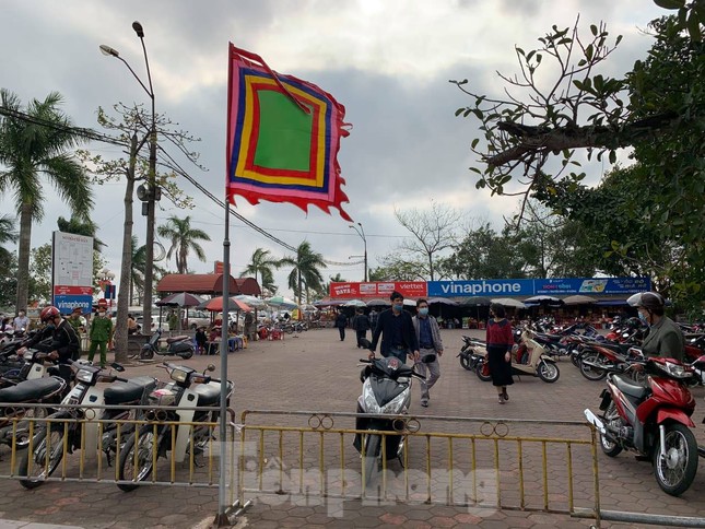 Lần đầu tiên đền Trần vắng nhất trong hơn 30 năm qua, phát ấn theo cách đặc biệt ảnh 7