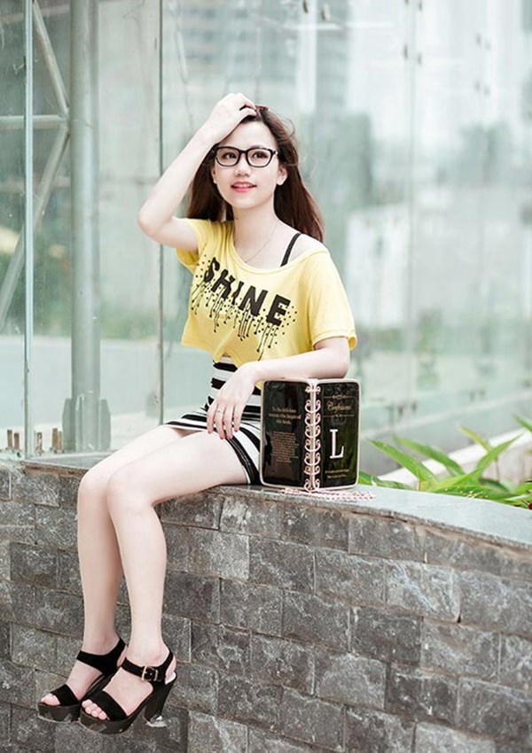 Những hot girl tài năng của Đại học Hà Nội ảnh 3