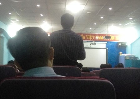 Họp phụ huynh chỉ bàn… chuyện tiền ảnh 1