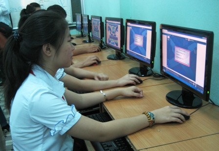 Họp phụ huynh chỉ bàn… chuyện tiền ảnh 3