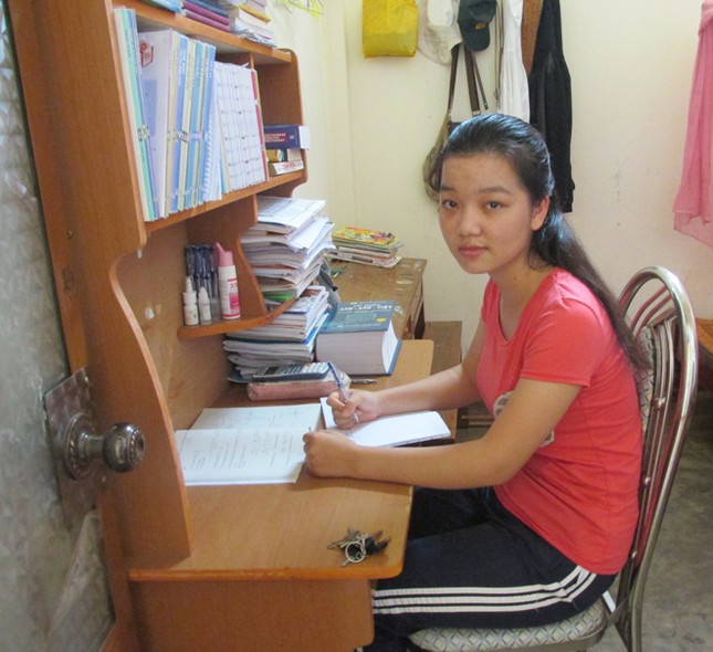 Nghị lực vượt khó của nữ sinh mồ côi ảnh 1