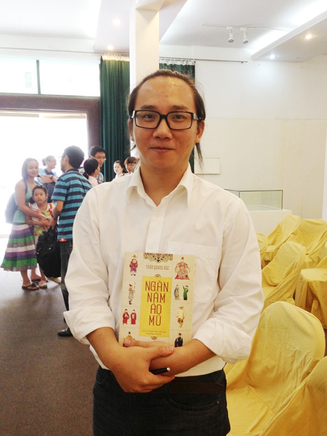 “Ông đồ” 8x: Nghiên cứu áo mũ và làm truyện tranh ảnh 2