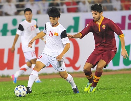 Bệnh “ngôi sao” của Công Phượng và công nghệ lăng-xê U19 ảnh 1