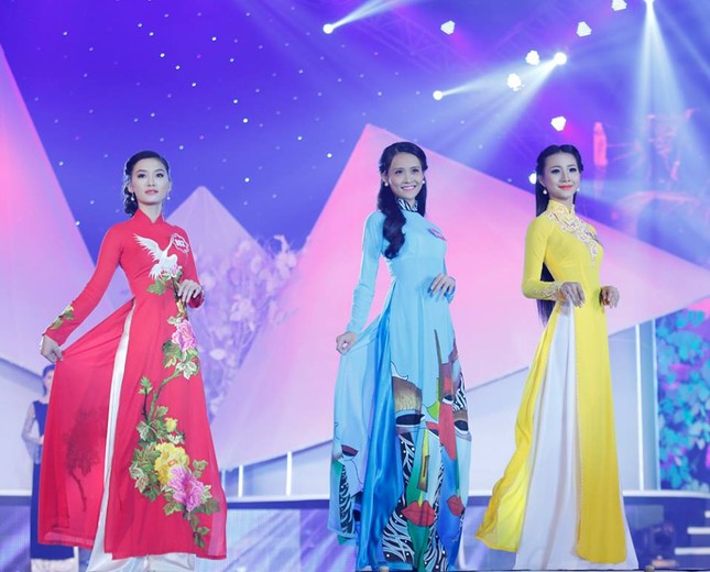 Thí sinh Hoa hậu phía Nam thướt tha trong tà áo dài ảnh 12