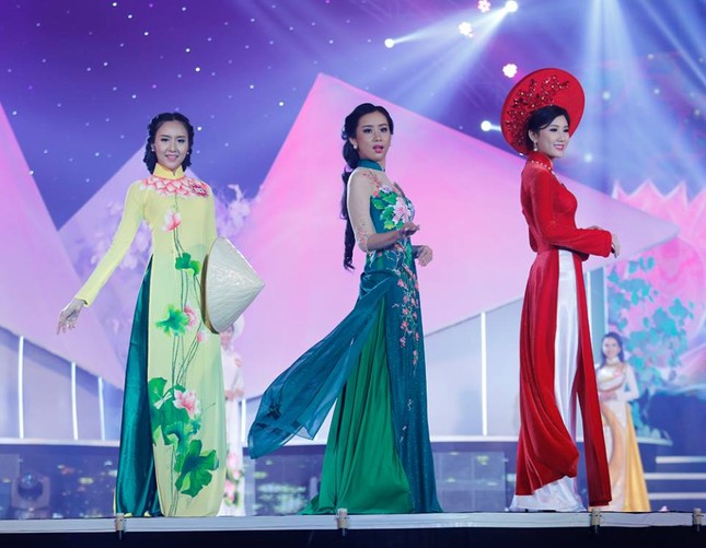 Thí sinh Hoa hậu phía Nam thướt tha trong tà áo dài ảnh 4