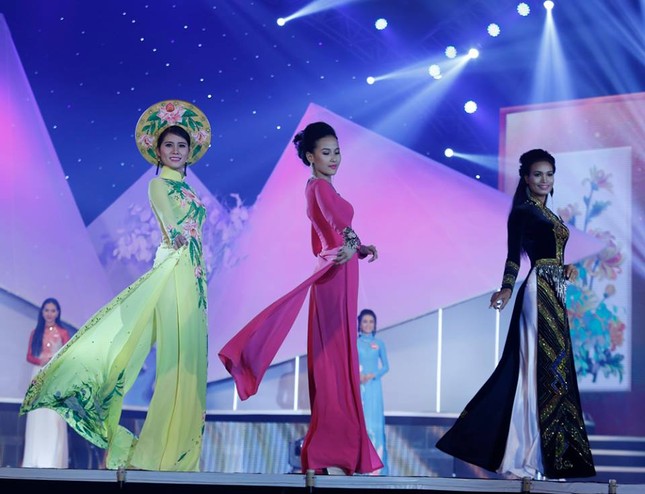 Thí sinh Hoa hậu phía Nam thướt tha trong tà áo dài ảnh 7
