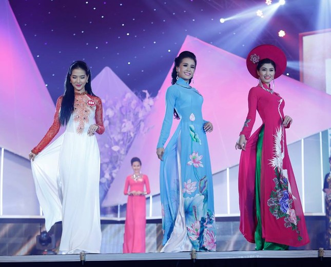Thí sinh Hoa hậu phía Nam thướt tha trong tà áo dài ảnh 8