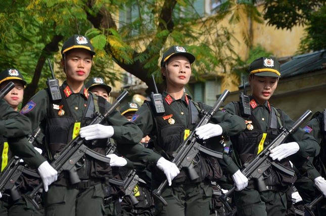 Bóng hồng trong lễ diễu binh, diễu hành kỷ niệm Quốc khánh ảnh 7