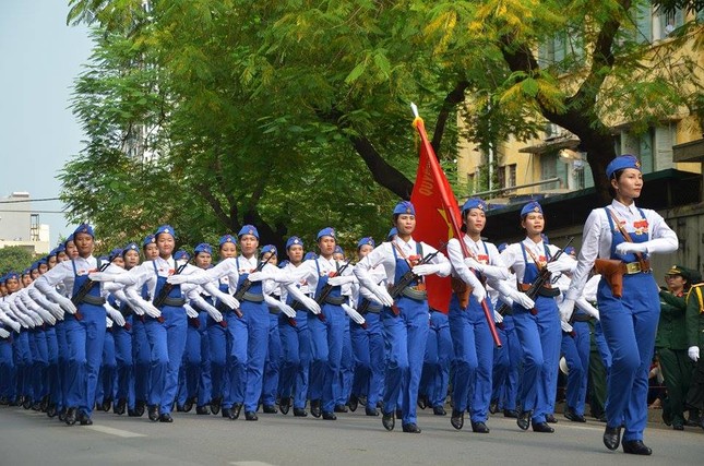 Bóng hồng trong lễ diễu binh, diễu hành kỷ niệm Quốc khánh ảnh 8