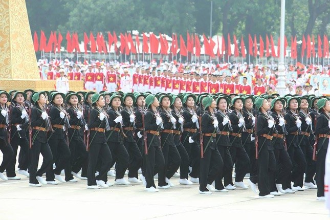 Bóng hồng trong lễ diễu binh, diễu hành kỷ niệm Quốc khánh ảnh 10