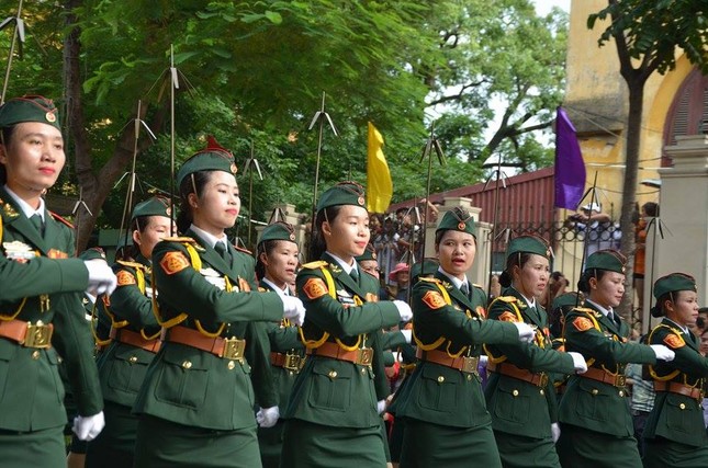 Bóng hồng trong lễ diễu binh, diễu hành kỷ niệm Quốc khánh ảnh 4