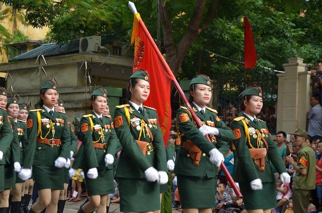 Bóng hồng trong lễ diễu binh, diễu hành kỷ niệm Quốc khánh ảnh 3