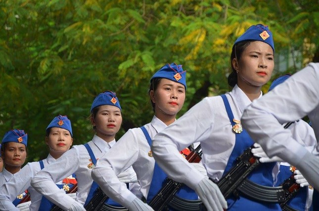 Bóng hồng trong lễ diễu binh, diễu hành kỷ niệm Quốc khánh ảnh 9