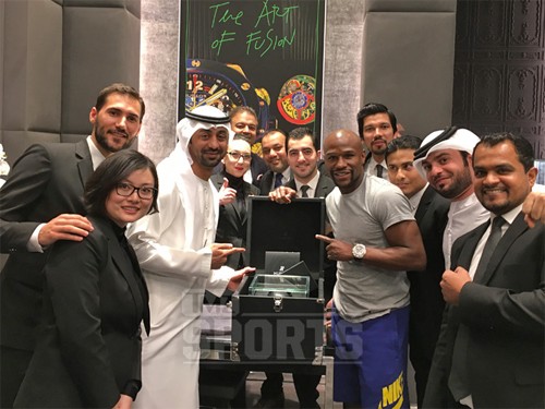 Võ sĩ Mayweather sắm đồng hồ kim cương triệu đô ảnh 1