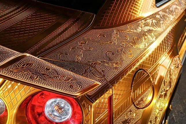 Nissan GT-R dát vàng, đắt nhất và độc nhất thế giới ảnh 10