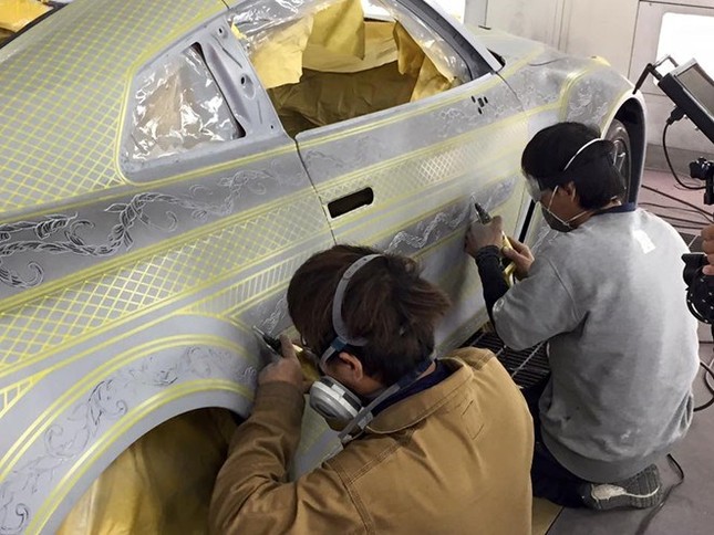Nissan GT-R dát vàng, đắt nhất và độc nhất thế giới ảnh 1