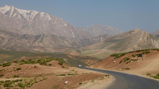 Kỳ diệu sông băng trong sa mạc Iran ảnh 1