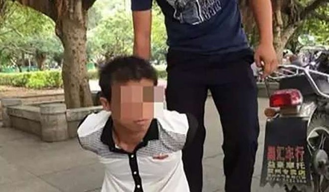 Tên cướp 'thích' khỏa thân trước mặt nạn nhân ảnh 1