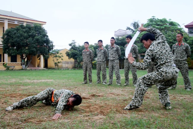 Mục kích đặc công chống khủng bố khổ luyện ảnh 9