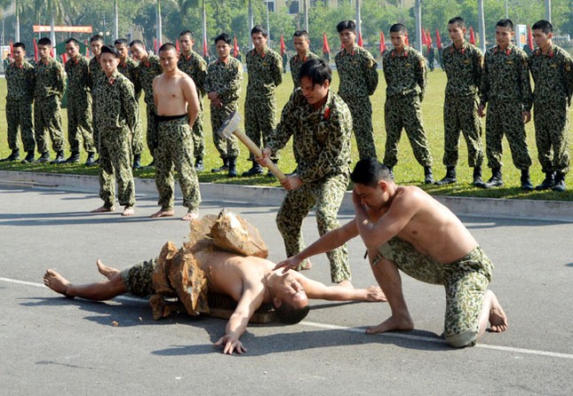 Mục kích đặc công chống khủng bố khổ luyện ảnh 3