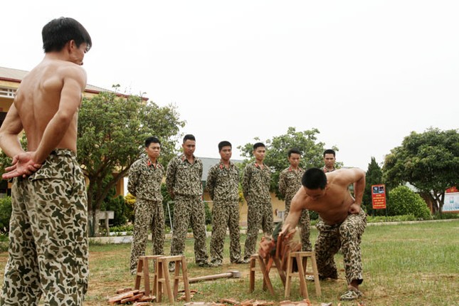 Mục kích đặc công chống khủng bố khổ luyện ảnh 4