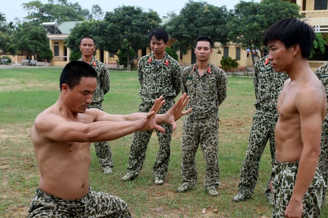 Mục kích đặc công chống khủng bố khổ luyện ảnh 6