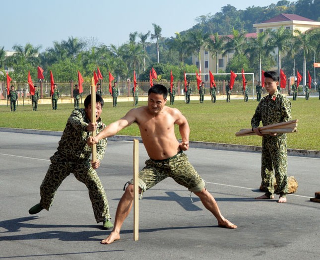 Mục kích đặc công chống khủng bố khổ luyện ảnh 7