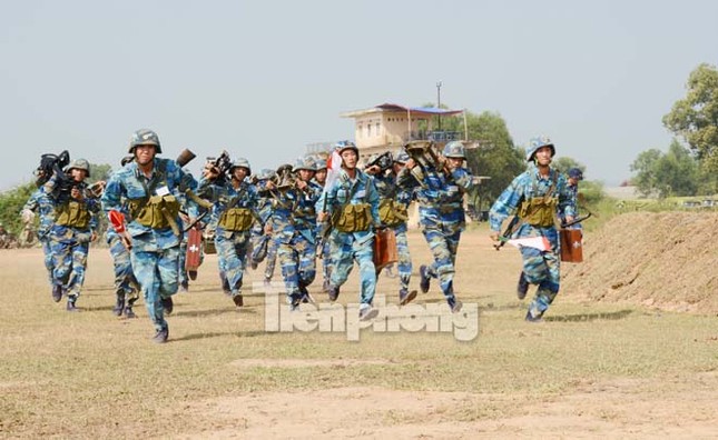 Mục kích đỏ trời hoả lực phòng không ba thứ quân ảnh 2