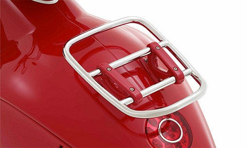 'Bỏng mắt' với siêu xe tay ga đỏ rực Vespa 946 RED ảnh 7