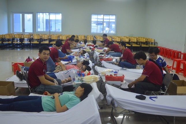 Không khí náo nhiệt trong ngày hội Chủ nhật Đỏ tại TP. HCM ảnh 9
