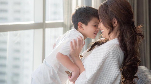 Vì sao nghệ sĩ Việt phải diễn cảnh hạnh phúc trước công chúng? ảnh 6