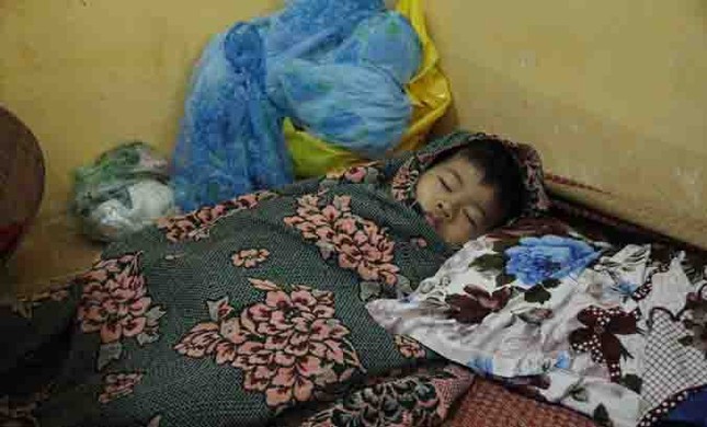 Hàng trăm người dân Sóc Trăng đã sơ tán về nơi trú bão ảnh 10