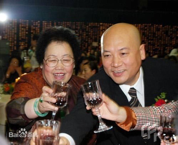 Chuyện tình đẹp đến rơi lệ của Đường Tăng và vợ tỷ phú hơn 11 tuổi ảnh 3