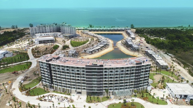 Mua '1 sở hữu 2' condotel dự án Movenpick Resort Waverly Phú Quốc ảnh 1