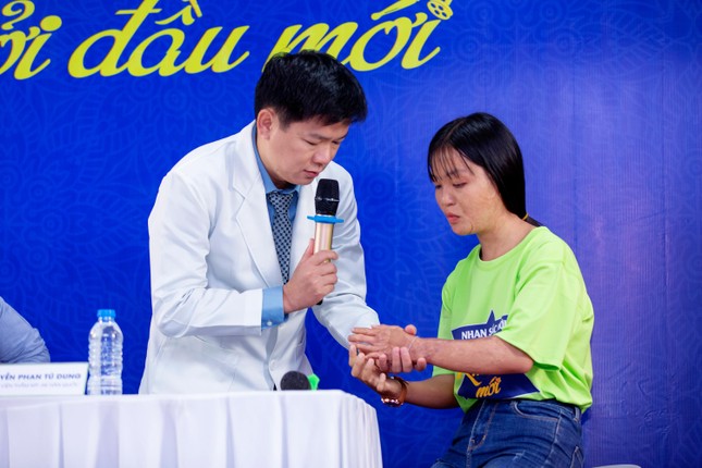 Người 'sửa lỗi' của thượng đế ảnh 1