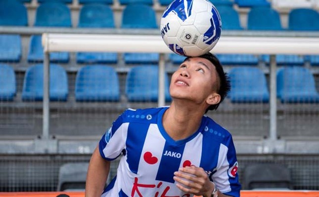 Thầy Park lo, nhưng Công Phượng đừng vội về V-League ảnh 1