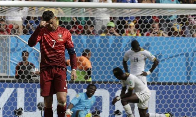 Vòng bảng World Cup 2014: Hay nhất, tệ nhất và... điên rồ nhất ảnh 6