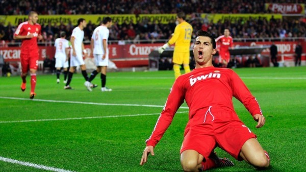 Hé lộ thời điểm Ronaldo 'tái hôn' với M.U ảnh 1