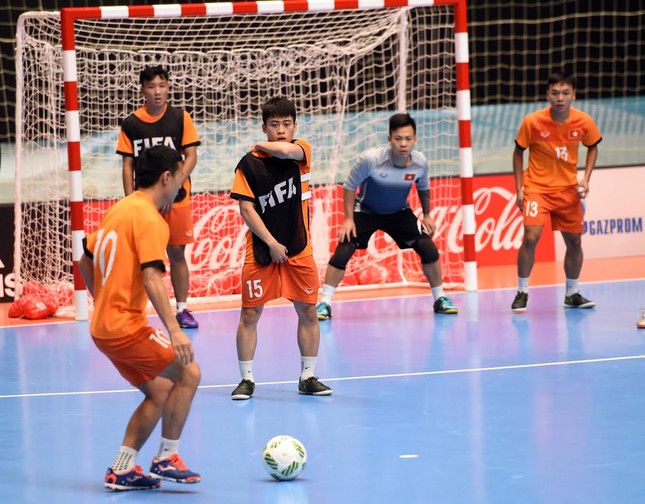 Thua đậm Nga, tuyển Việt Nam chia tay Futsal World Cup ảnh 2