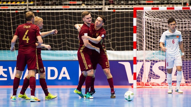 Thua đậm Nga, tuyển Việt Nam chia tay Futsal World Cup ảnh 7