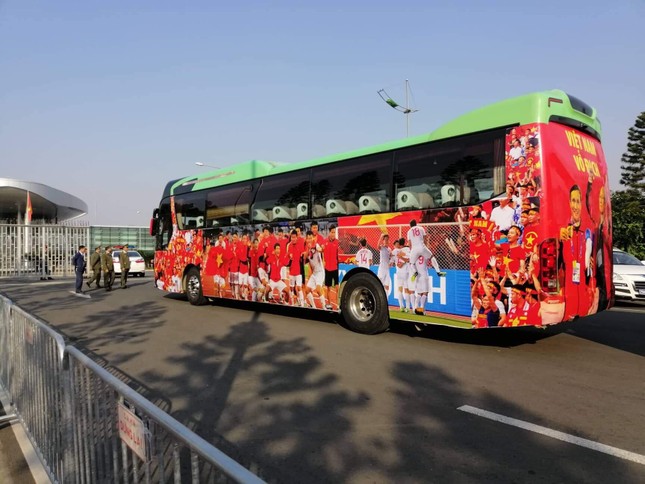 Các nhà vô địch SEA Games về đến Hà Nội ảnh 17