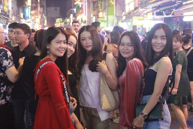 Pháo hoa rực sáng đón năm mới 2020 ảnh 40