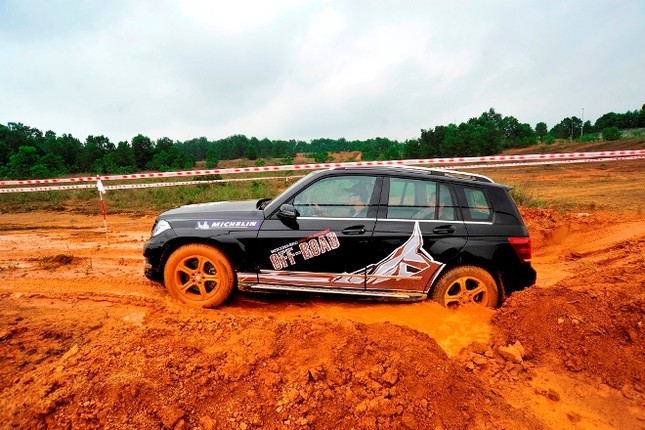 Mang xe sang đi… Off-road ảnh 8