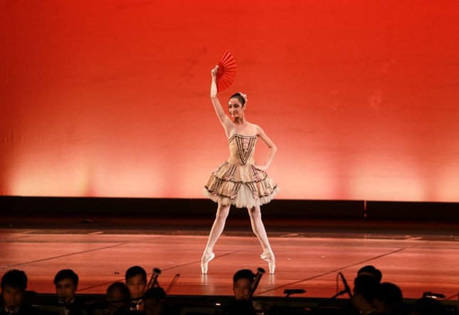 Xem Paris Ballet- kẻ rưng rưng người… buồn ngủ ảnh 1
