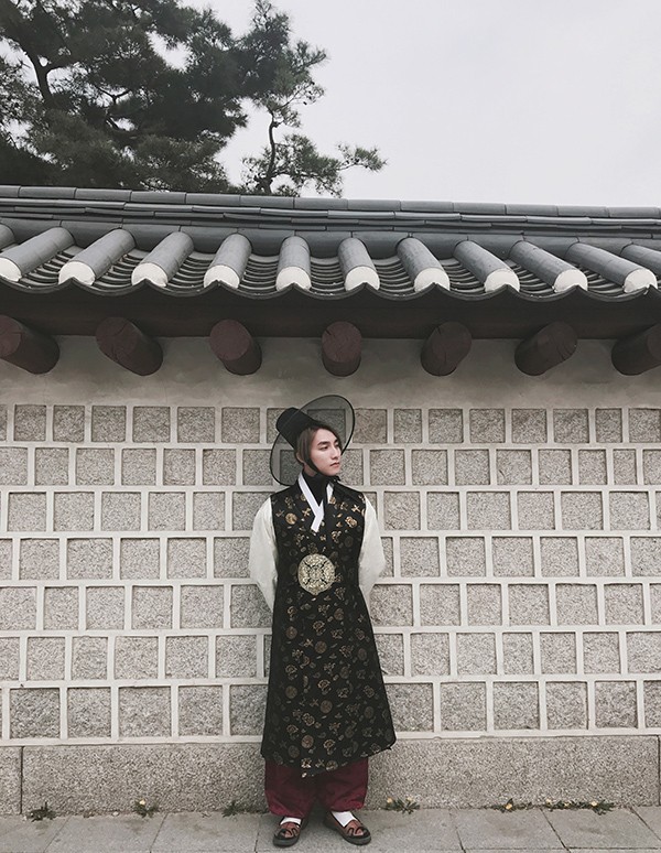 Mặc Hanbok, Sơn Tùng M-TP đẹp trai không kém sao Hàn ảnh 5