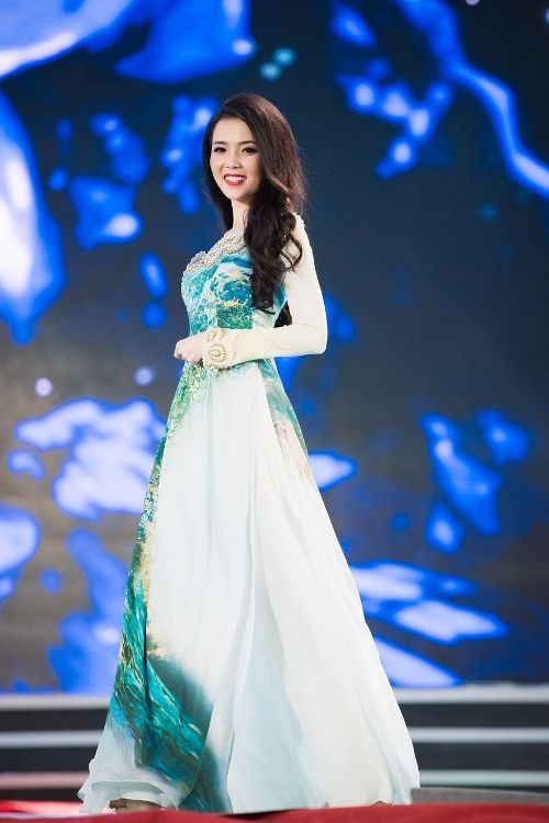 30 thí sinh hoa hậu khoe nét nền nã trong tà áo dài ảnh 1