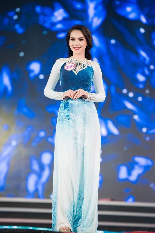 30 thí sinh hoa hậu khoe nét nền nã trong tà áo dài ảnh 4