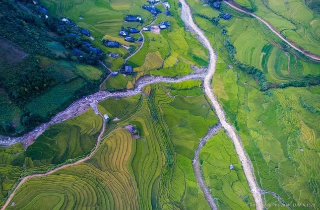 Mù Cang Chải đẹp ngỡ ngàng nhìn từ bầu trời ảnh 1